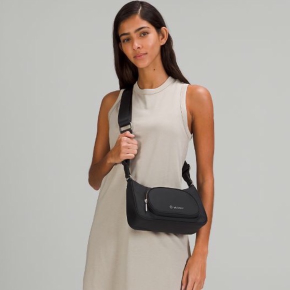 Lululemon Crossbody Bag with Nano Pouch Black - Picture 6 of 14